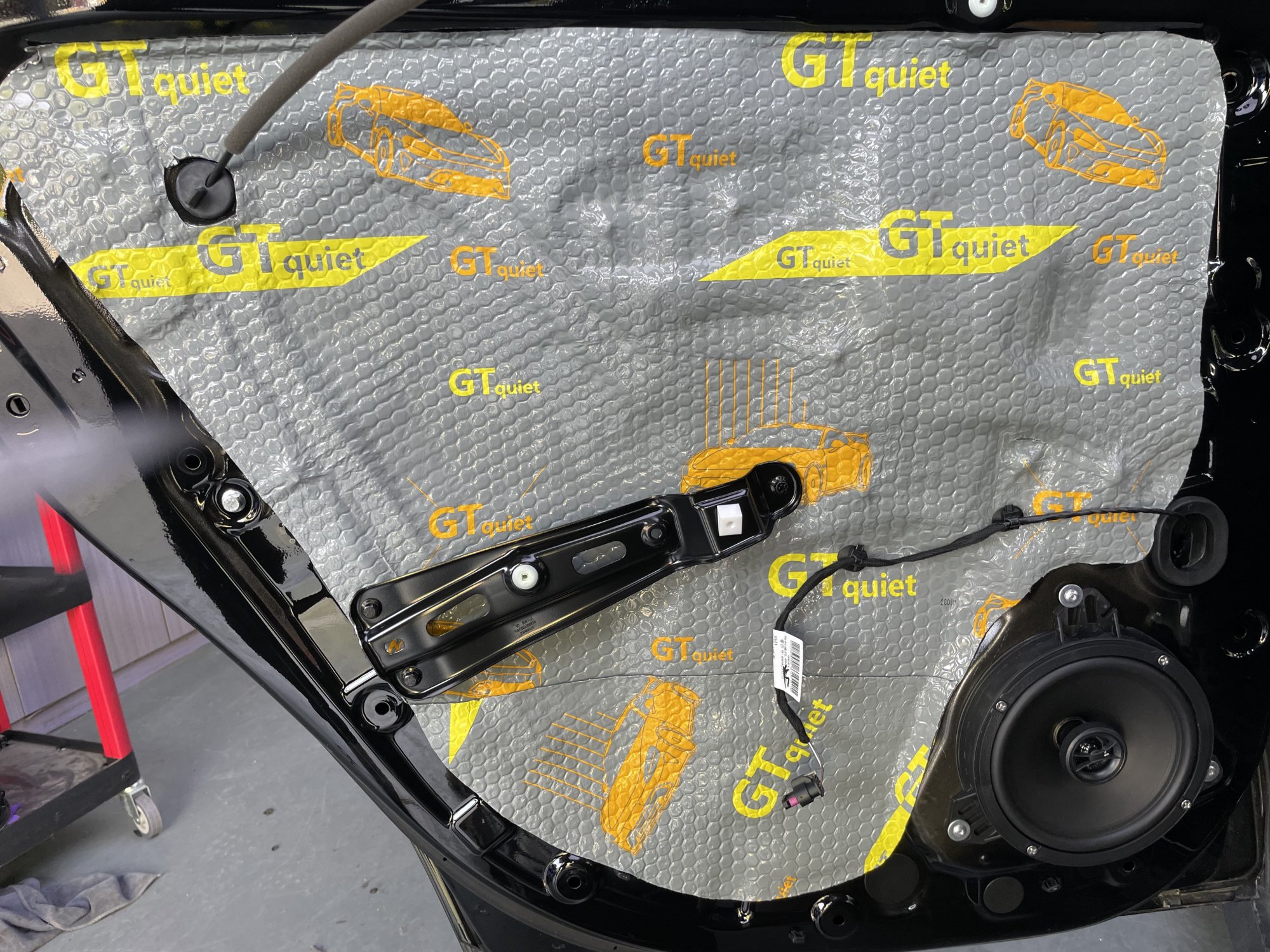 吉利帝豪车门GT quiet隔音止振处理及喇叭安装