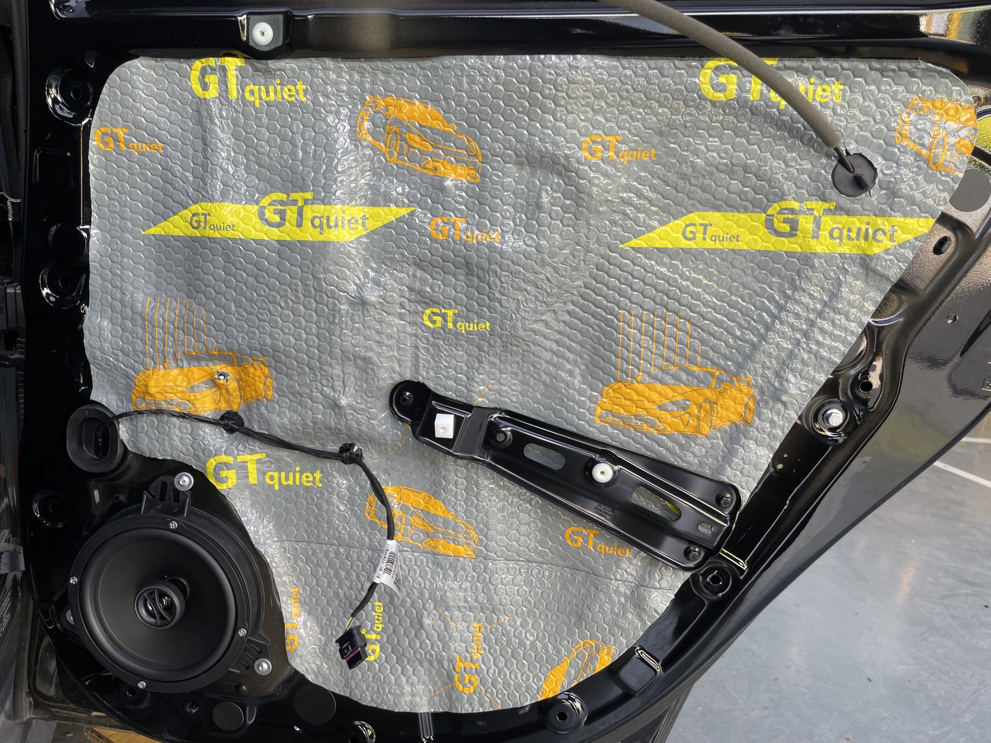 布鲁斯同轴喇叭安装特写